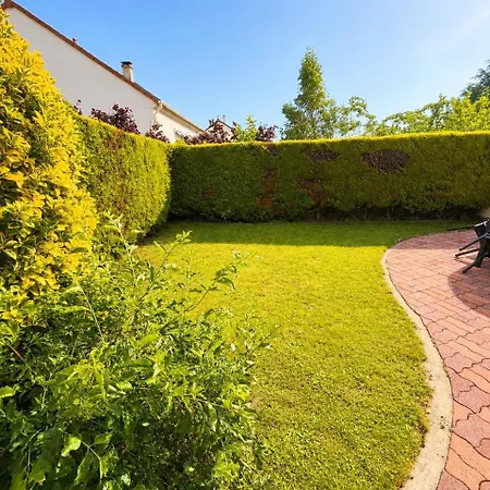 Holiday home Le Jardin De Beauregard - Maison Familiale